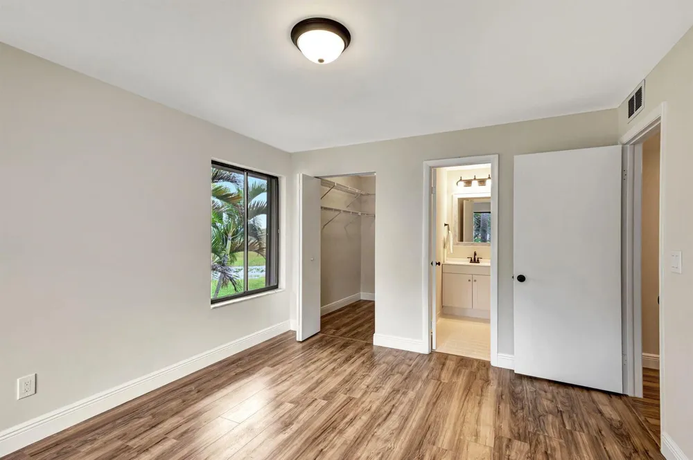 1109 Duncan Circle #201 Palm Beach Gardens, FL 33418