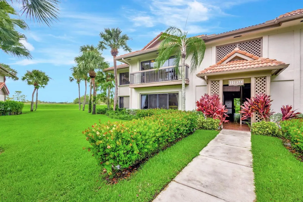 1109 Duncan Circle #201 Palm Beach Gardens, FL 33418