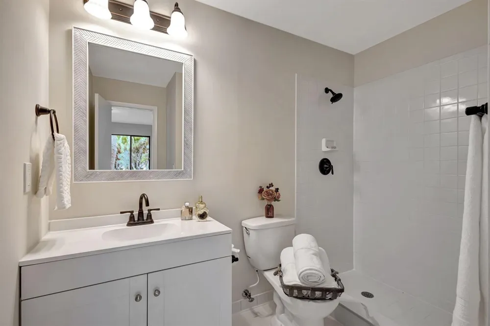 1109 Duncan Circle #201 Palm Beach Gardens, FL 33418