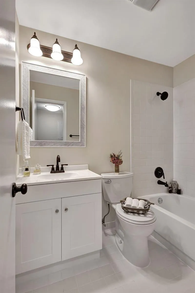 1109 Duncan Circle #201 Palm Beach Gardens, FL 33418