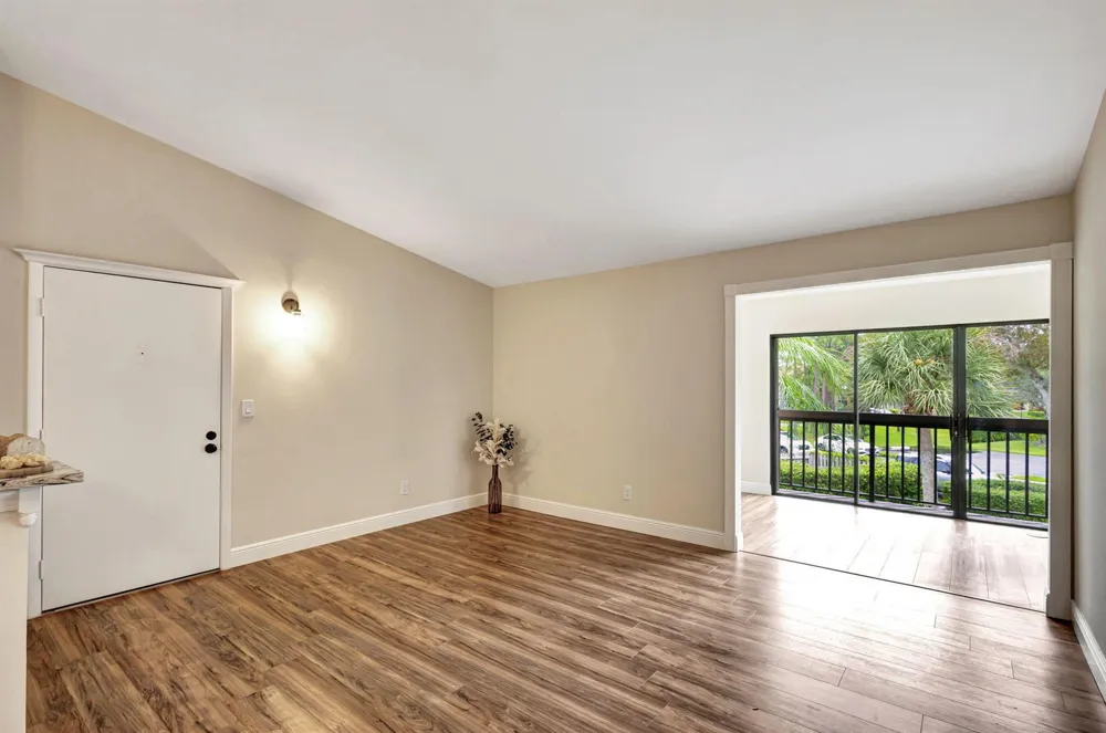 1109 Duncan Circle #201 Palm Beach Gardens, FL 33418