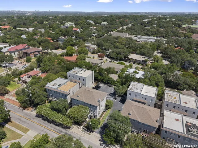215 E MULBERRY AVE San Antonio, TX 78212