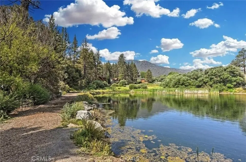 16505 Oakwood Way Pine Mountain Club, CA 93222