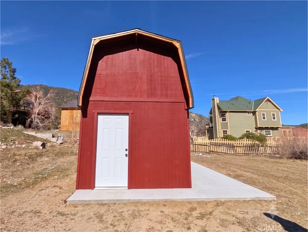 16505 Oakwood Way Pine Mountain Club, CA 93222