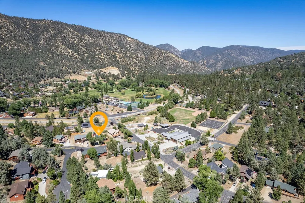 16505 Oakwood Way Pine Mountain Club, CA 93222
