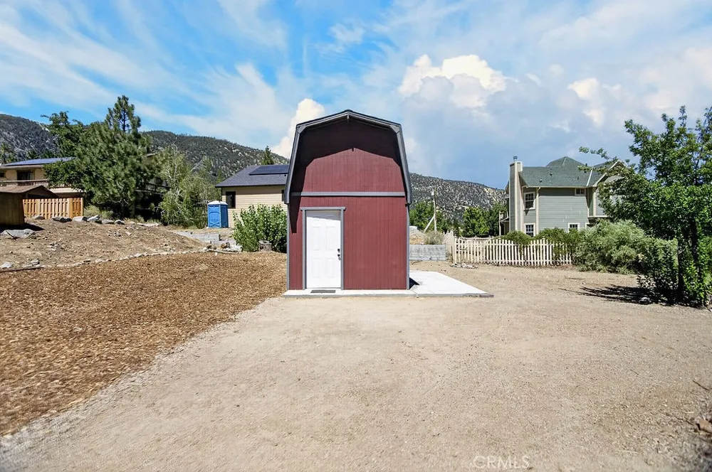 16505 Oakwood Way Pine Mountain Club, CA 93222