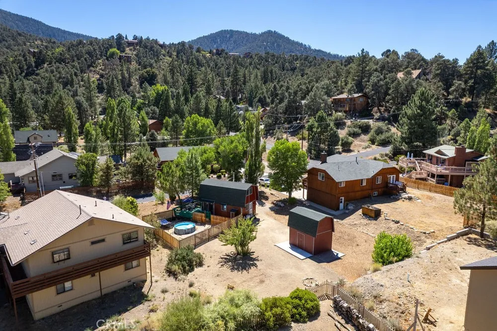 16505 Oakwood Way Pine Mountain Club, CA 93222