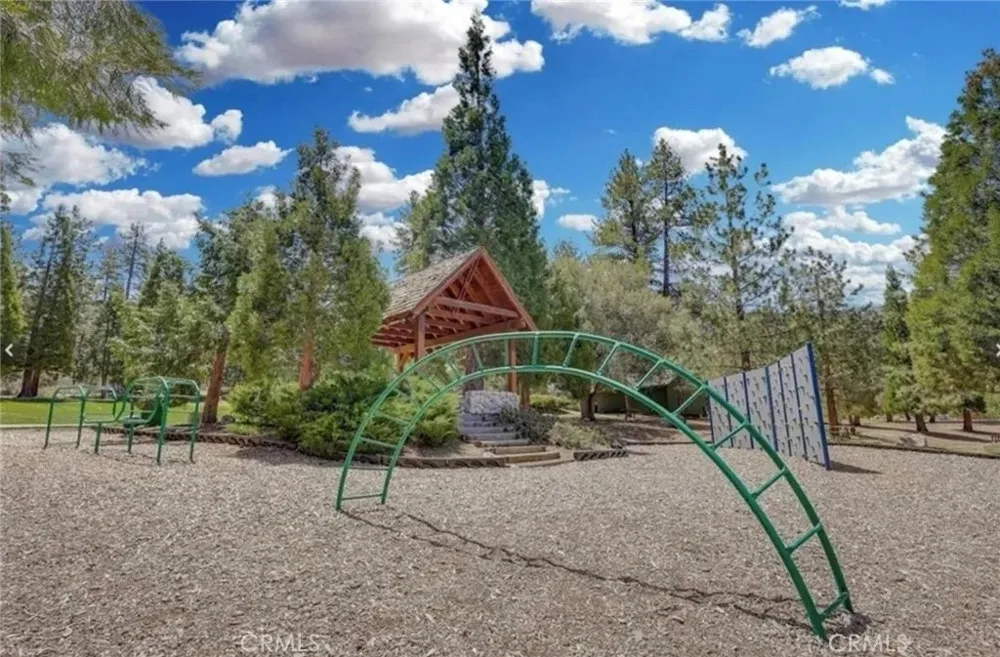 16505 Oakwood Way Pine Mountain Club, CA 93222