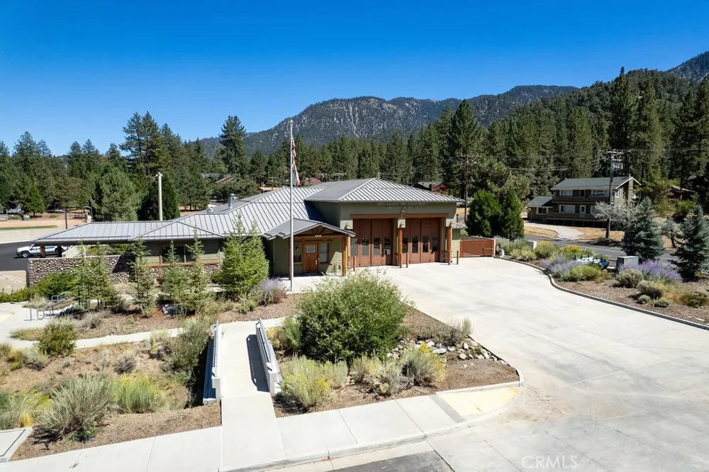 16505 Oakwood Way Pine Mountain Club, CA 93222