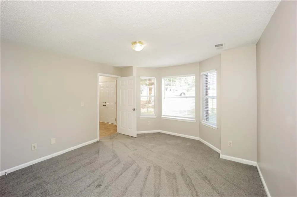 5176 Round Table Drive Ellenwood, GA 30294