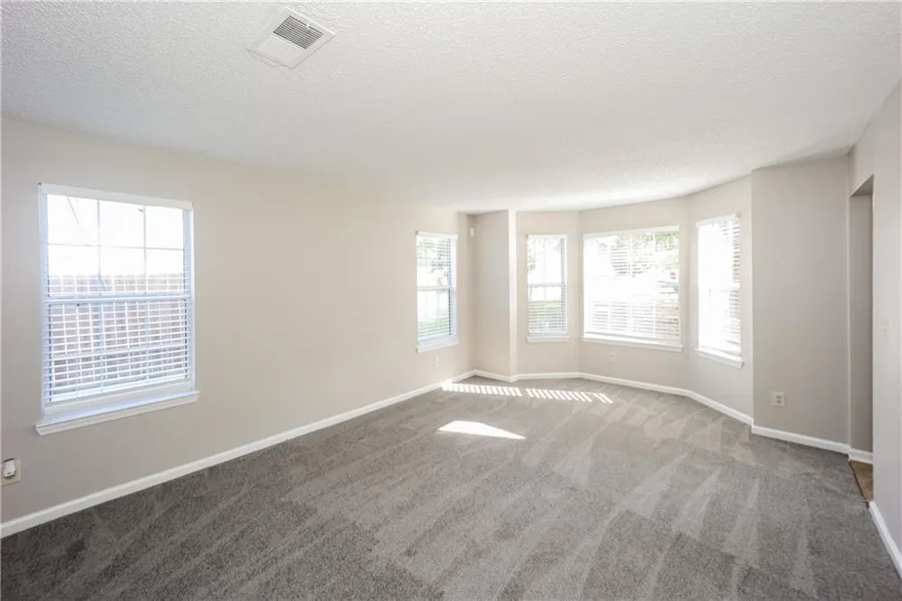 5176 Round Table Drive Ellenwood, GA 30294
