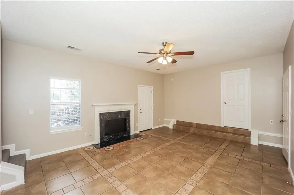 5176 Round Table Drive Ellenwood, GA 30294