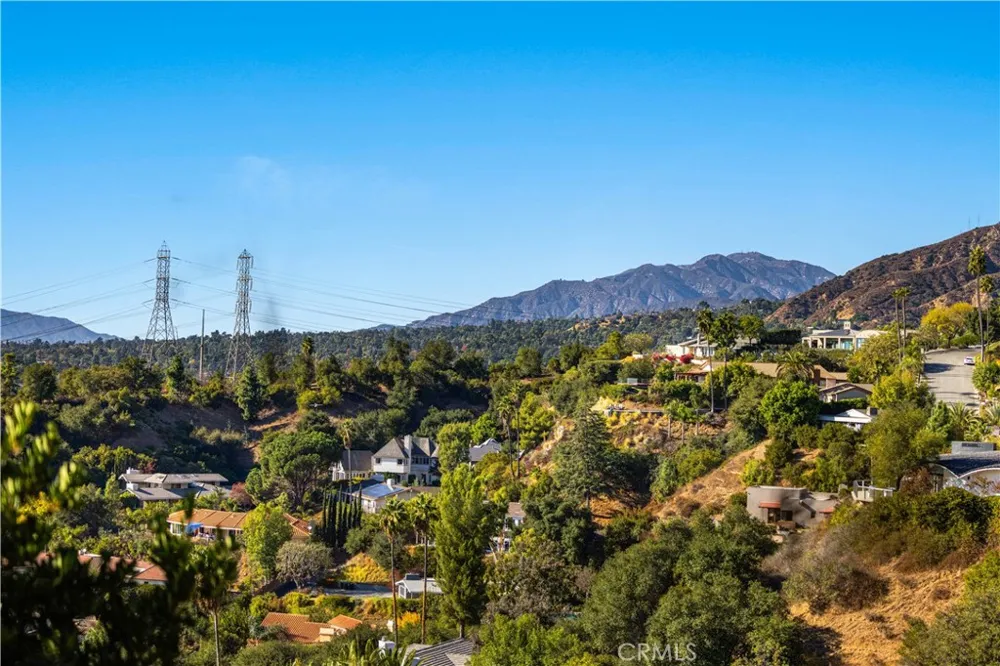 1701 Country Lane Pasadena, CA 91107
