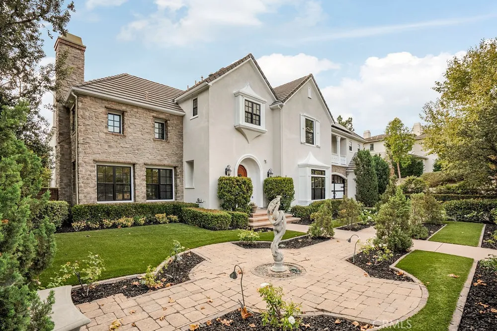 4215 Hidden Oaks Yorba Linda, CA 92886