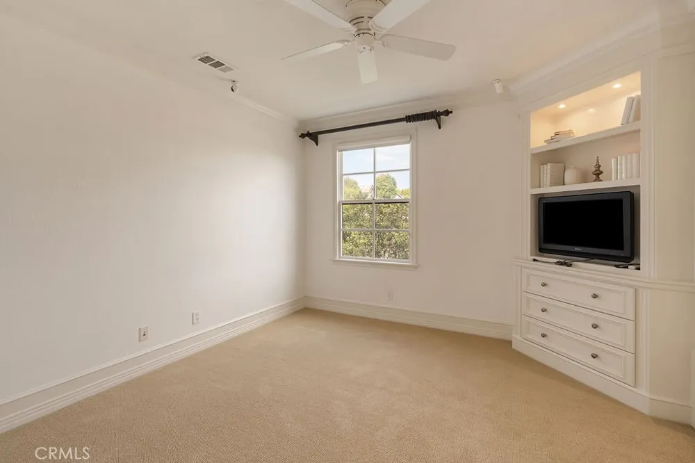 4215 Hidden Oaks Yorba Linda, CA 92886