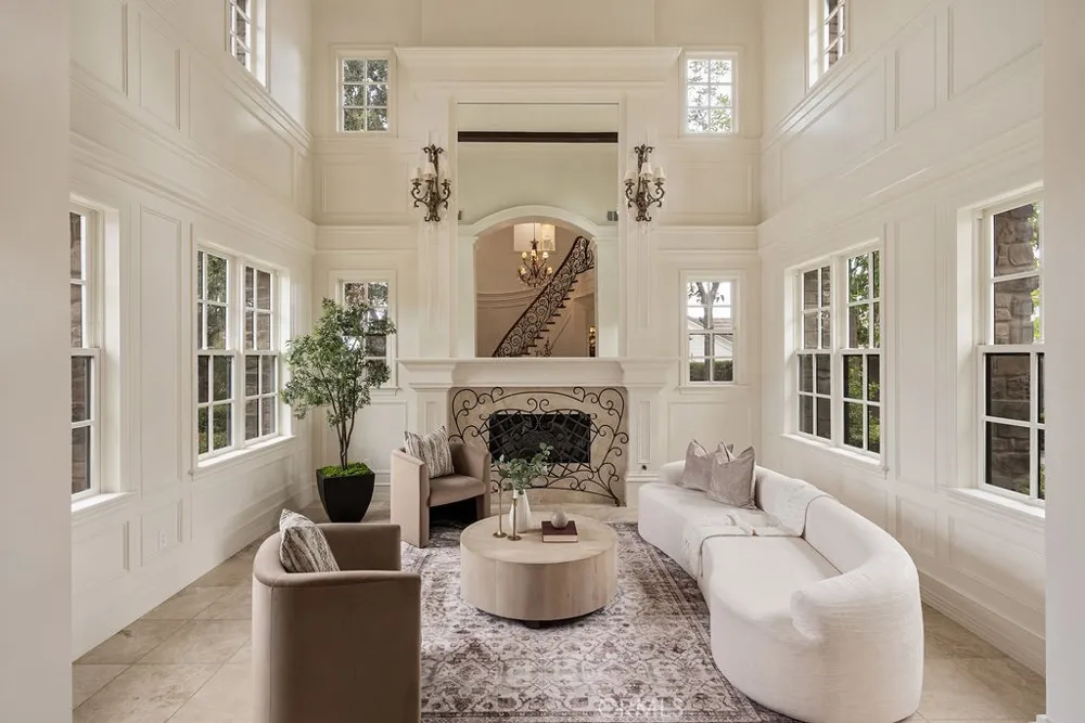 4215 Hidden Oaks Yorba Linda, CA 92886