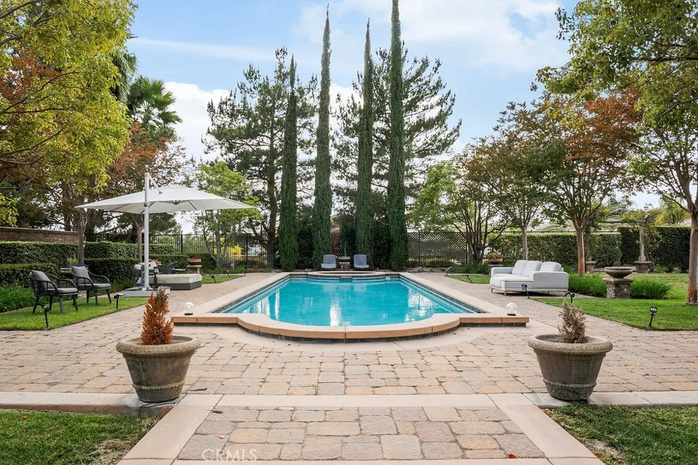 4215 Hidden Oaks Yorba Linda, CA 92886