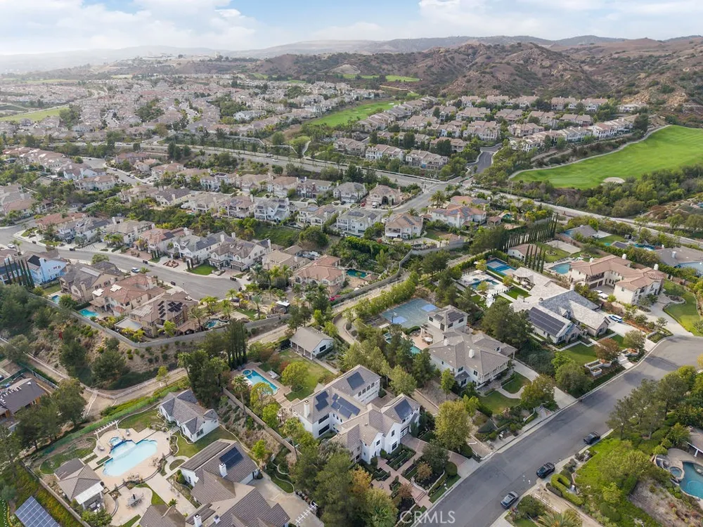 4215 Hidden Oaks Yorba Linda, CA 92886
