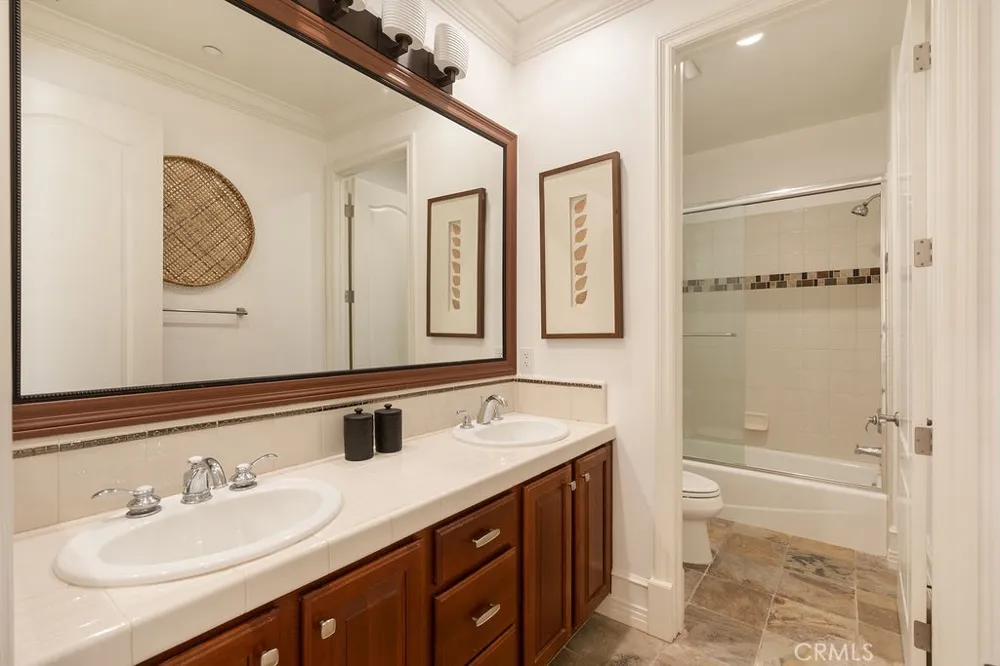 4215 Hidden Oaks Yorba Linda, CA 92886