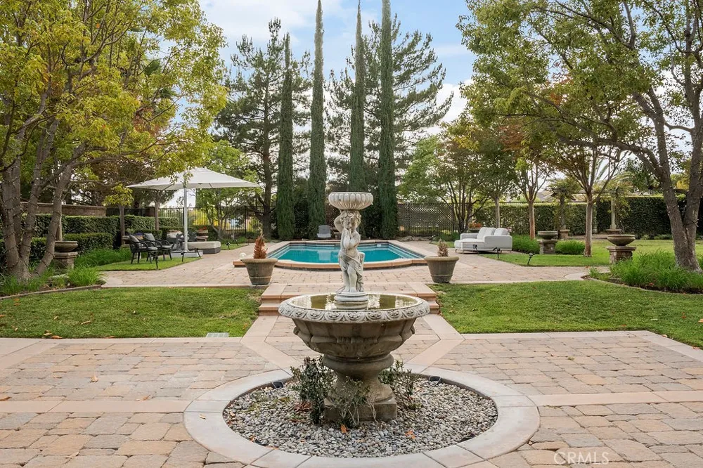 4215 Hidden Oaks Yorba Linda, CA 92886