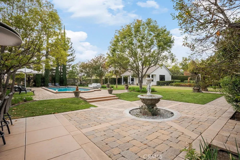 4215 Hidden Oaks Yorba Linda, CA 92886