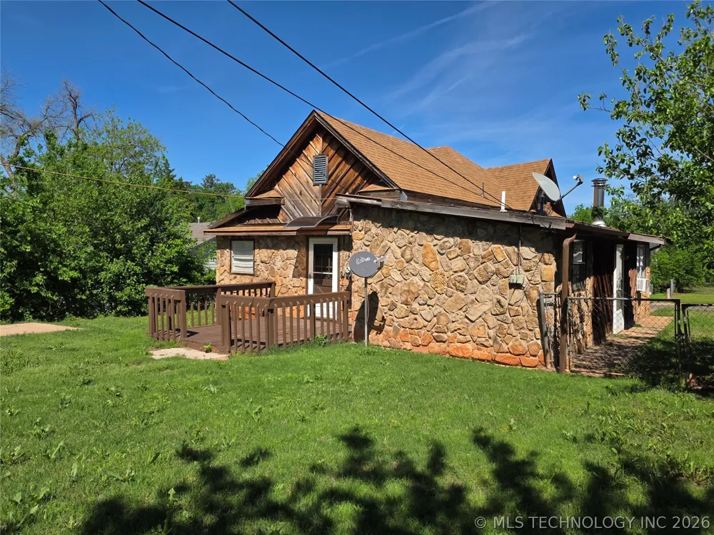 1102 Park Shawnee, OK 74801