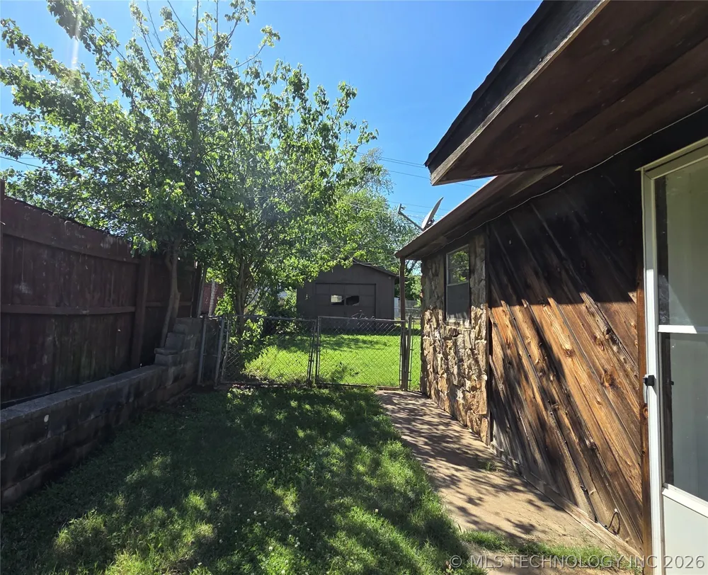 1102 Park Shawnee, OK 74801