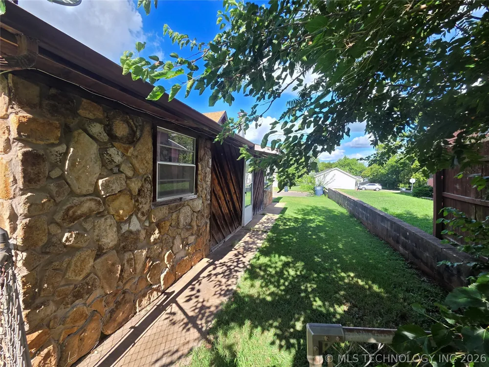 1102 Park Shawnee, OK 74801