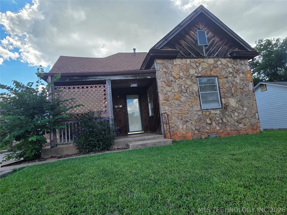 1102 Park Shawnee, OK 74801