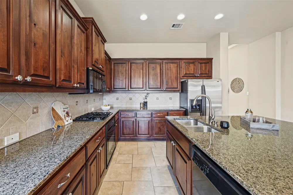 1915 Kempwood Loop Round Rock, TX 78665