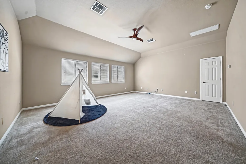 1915 Kempwood Loop Round Rock, TX 78665