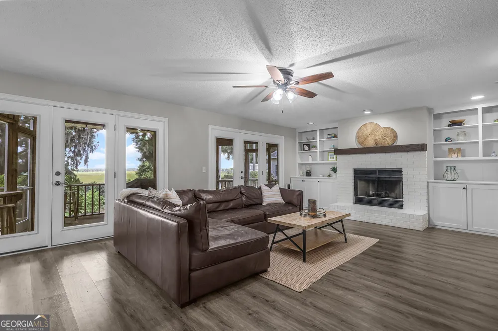 1154 River DR SW Darien, GA 31305