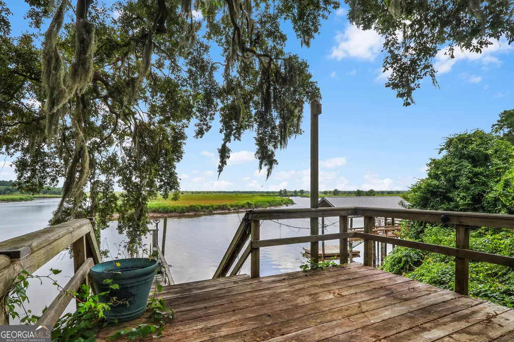 1154 River DR SW Darien, GA 31305