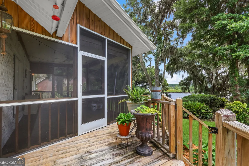 1154 River DR SW Darien, GA 31305
