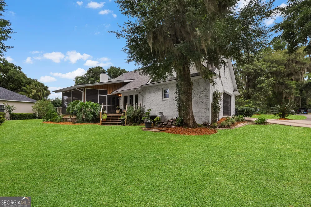 1154 River DR SW Darien, GA 31305