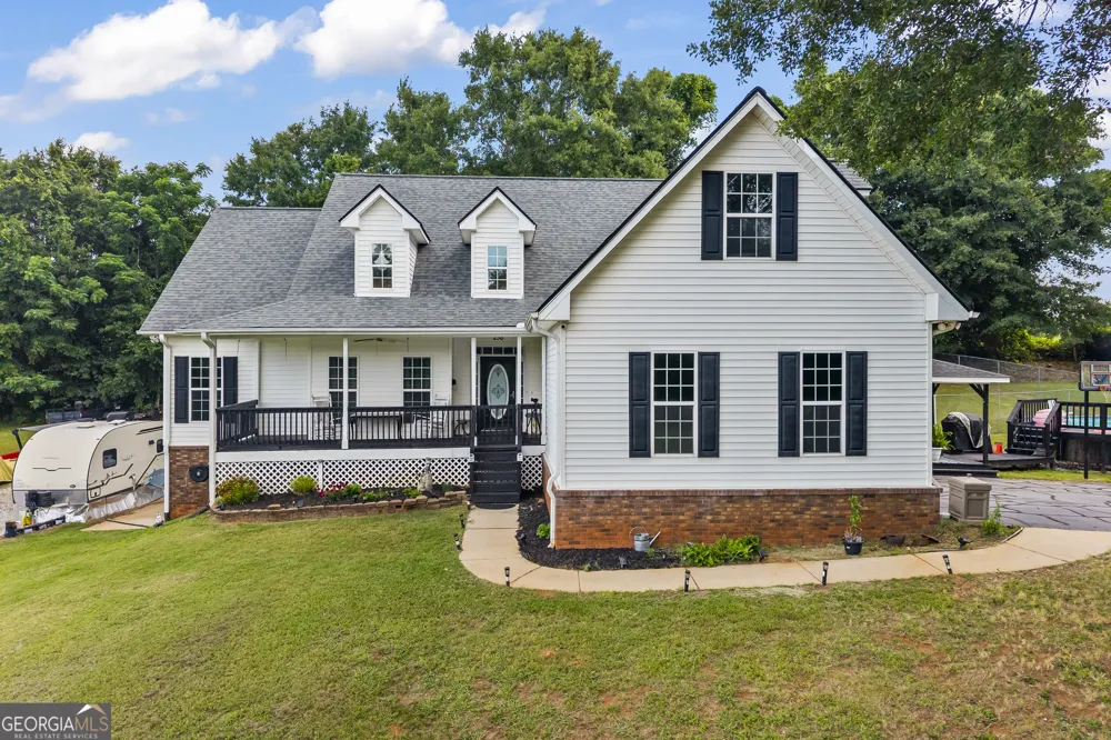 238 Apple Valley RD Commerce, GA 30529