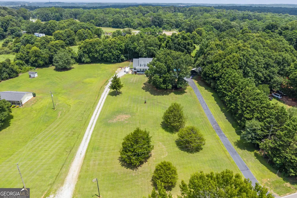 238 Apple Valley RD Commerce, GA 30529