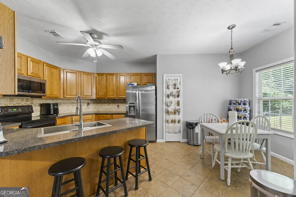 238 Apple Valley RD Commerce, GA 30529