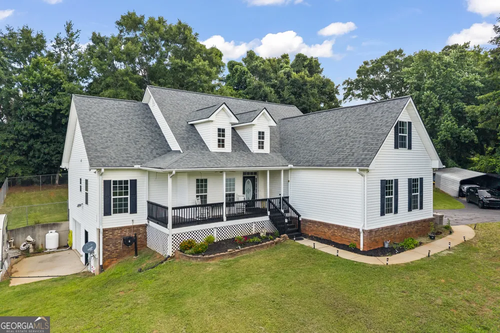 238 Apple Valley RD Commerce, GA 30529