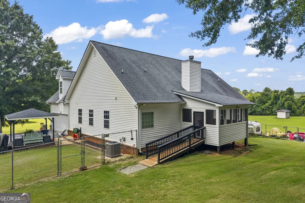 238 Apple Valley RD Commerce, GA 30529