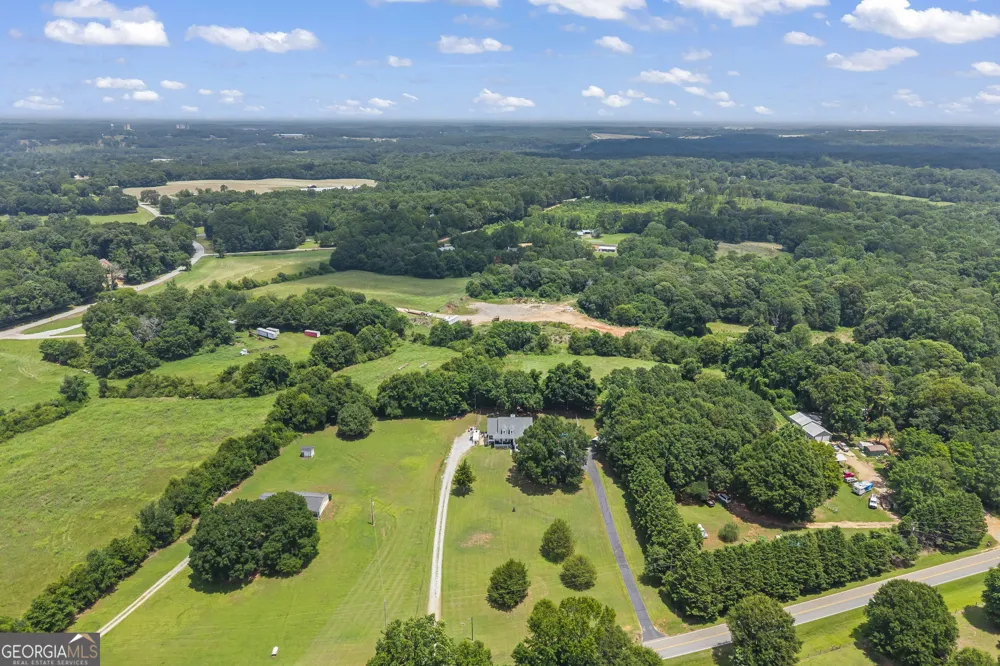 238 Apple Valley RD Commerce, GA 30529