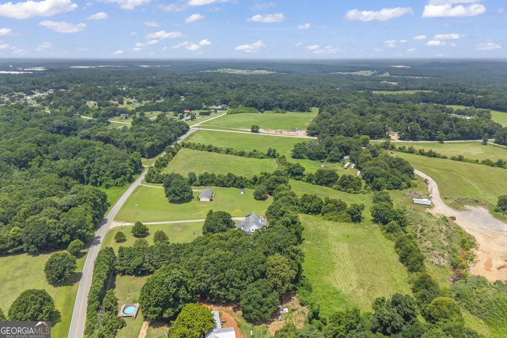 238 Apple Valley RD Commerce, GA 30529