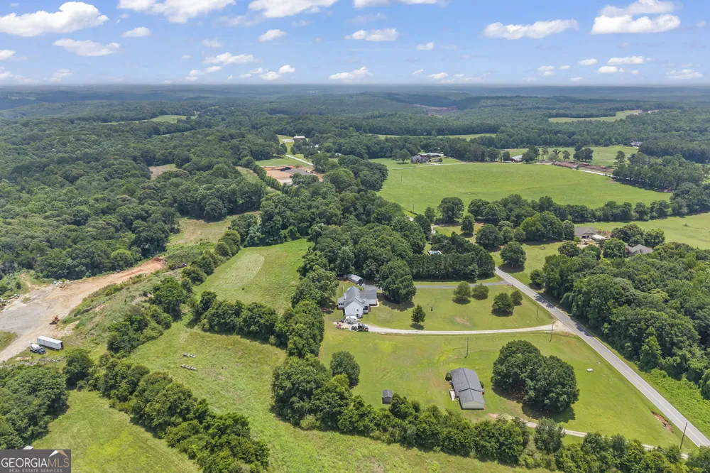 238 Apple Valley RD Commerce, GA 30529