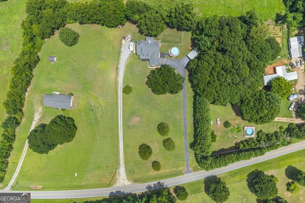 238 Apple Valley RD Commerce, GA 30529