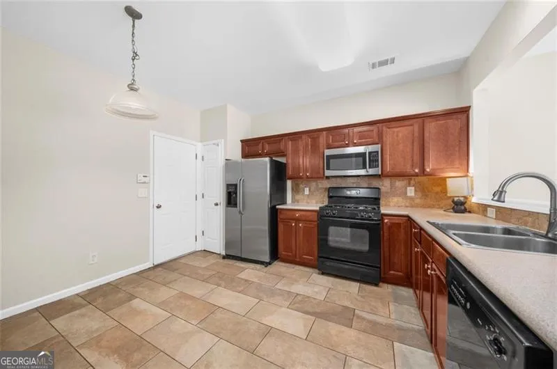 1462 Bellsmith DR Roswell, GA 30076