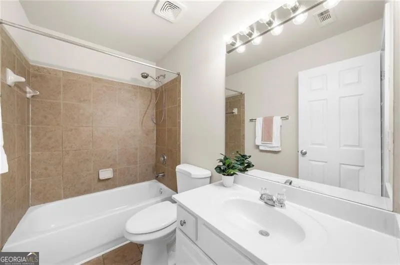 1462 Bellsmith DR Roswell, GA 30076