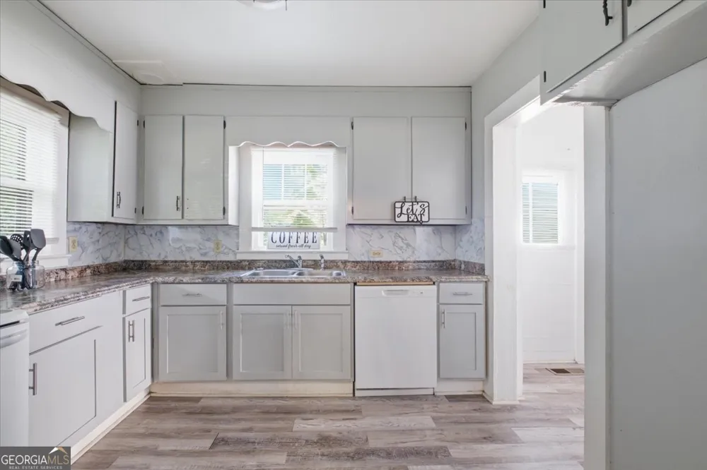 7 Grove ST Aragon, GA 30104