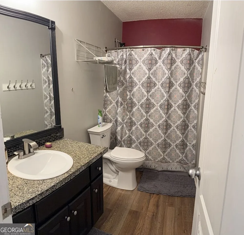 18 J & J DR Lavonia, GA 30553