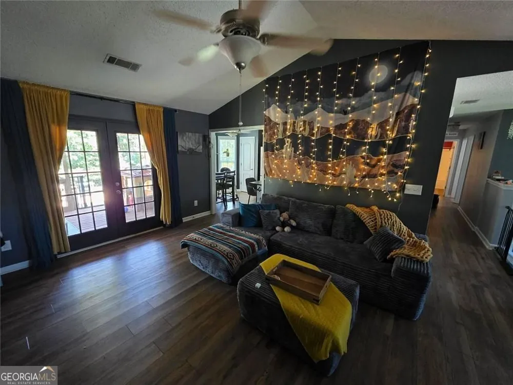 18 J & J DR Lavonia, GA 30553
