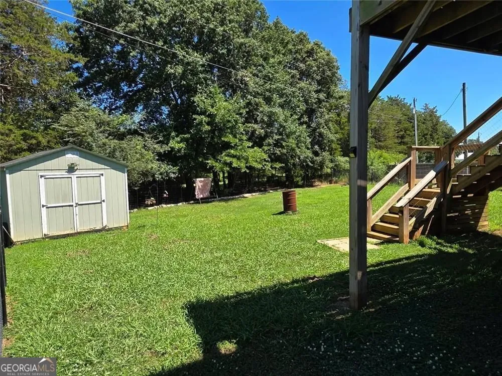 18 J & J DR Lavonia, GA 30553